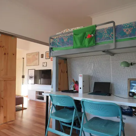 Apartment Besthomestay- *