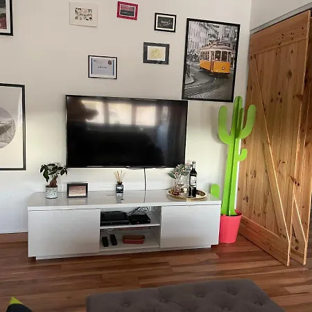 Apartment Besthomestay- *